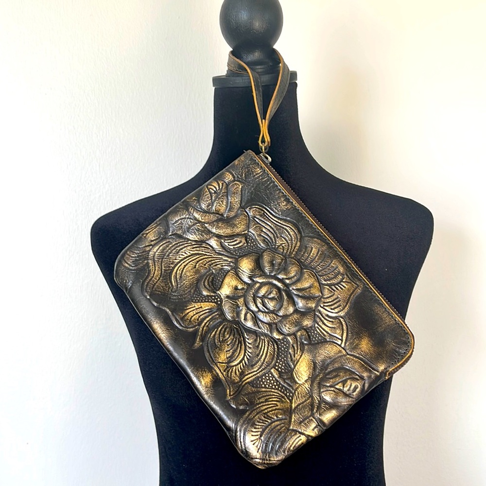 Black & Gold Patricia Nash Wristlet